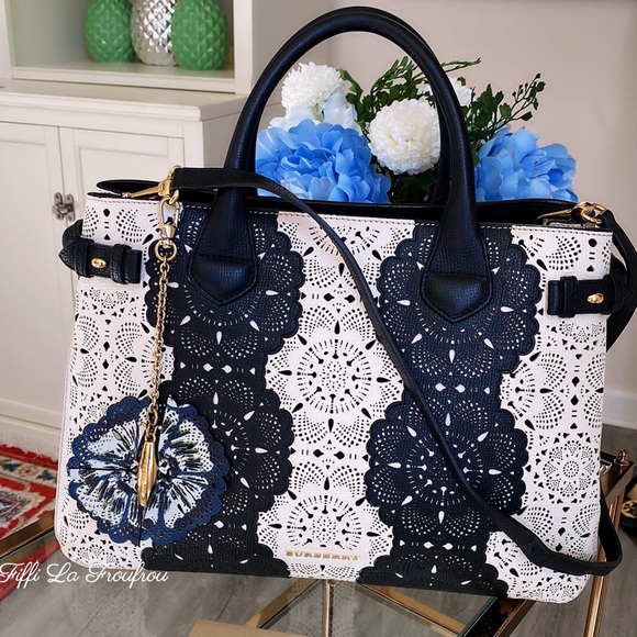 Authentic Burberry limited edition bag and charm - Picture 4 of 17